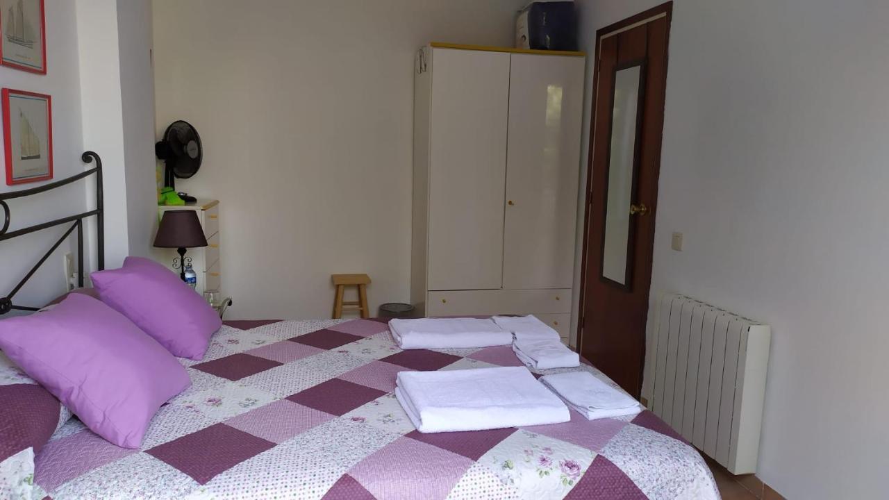 Magnolia, Habitacion Matrimonial Con Bano Uso Privado, En Casa Compartida Apartman Palafrugell Kültér fotó