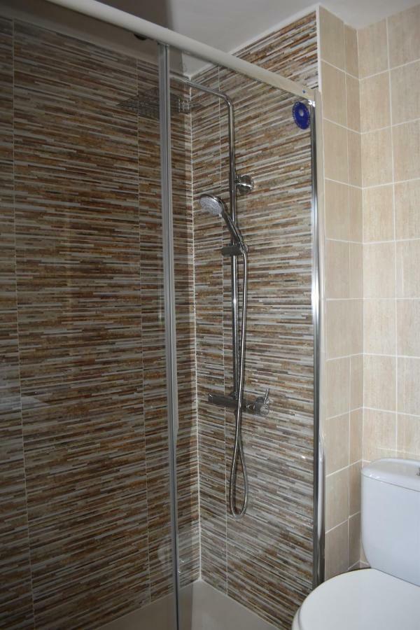 Magnolia, Habitacion Matrimonial Con Bano Uso Privado, En Casa Compartida Apartman Palafrugell Kültér fotó