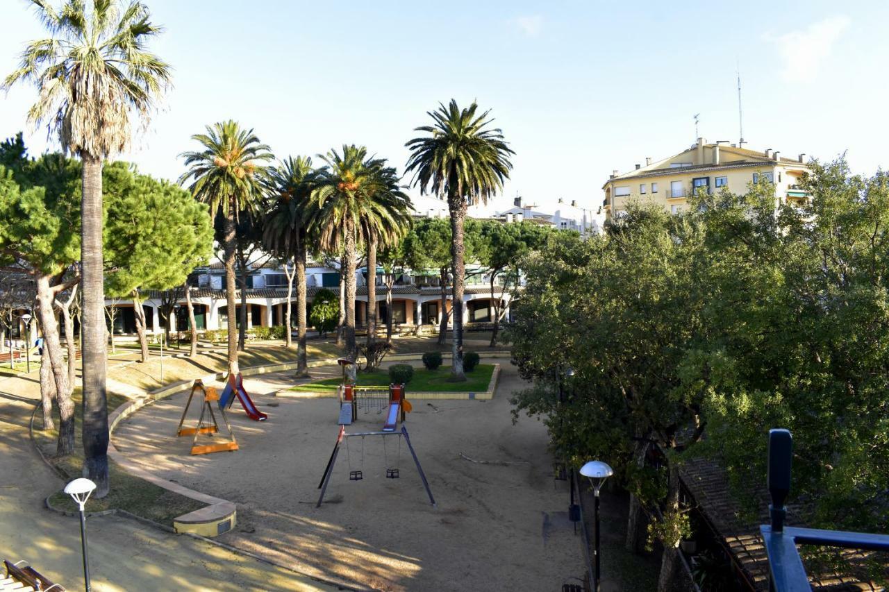 Magnolia, Habitacion Matrimonial Con Bano Uso Privado, En Casa Compartida Apartman Palafrugell Kültér fotó