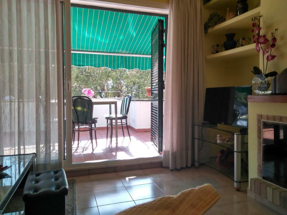 Magnolia, Habitacion Matrimonial Con Bano Uso Privado, En Casa Compartida Apartman Palafrugell Kültér fotó