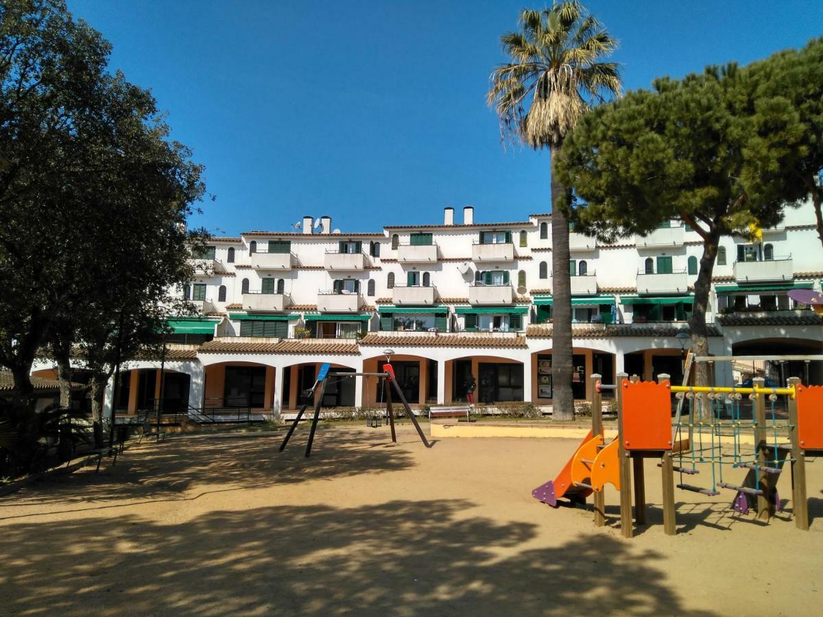 Magnolia, Habitacion Matrimonial Con Bano Uso Privado, En Casa Compartida Apartman Palafrugell Kültér fotó