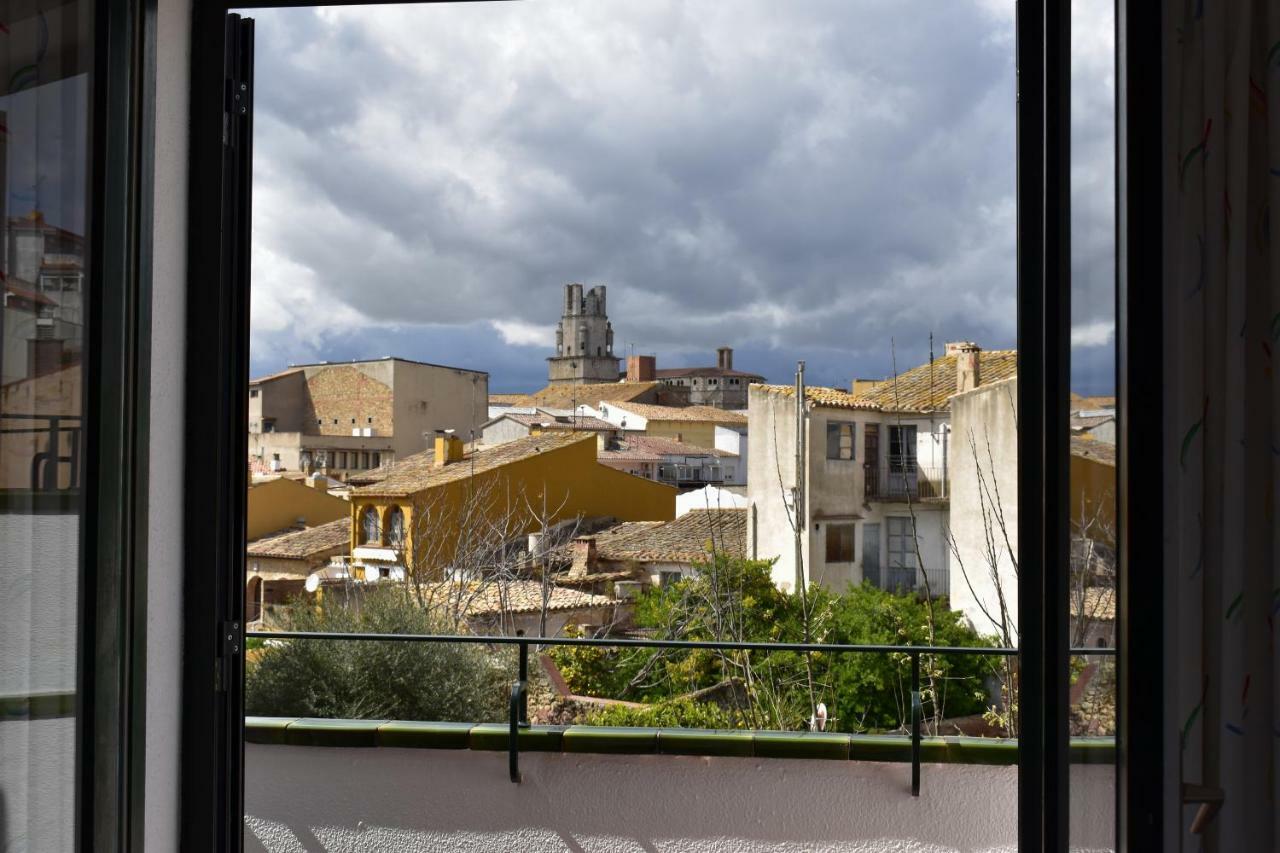 Magnolia, Habitacion Matrimonial Con Bano Uso Privado, En Casa Compartida Apartman Palafrugell Kültér fotó