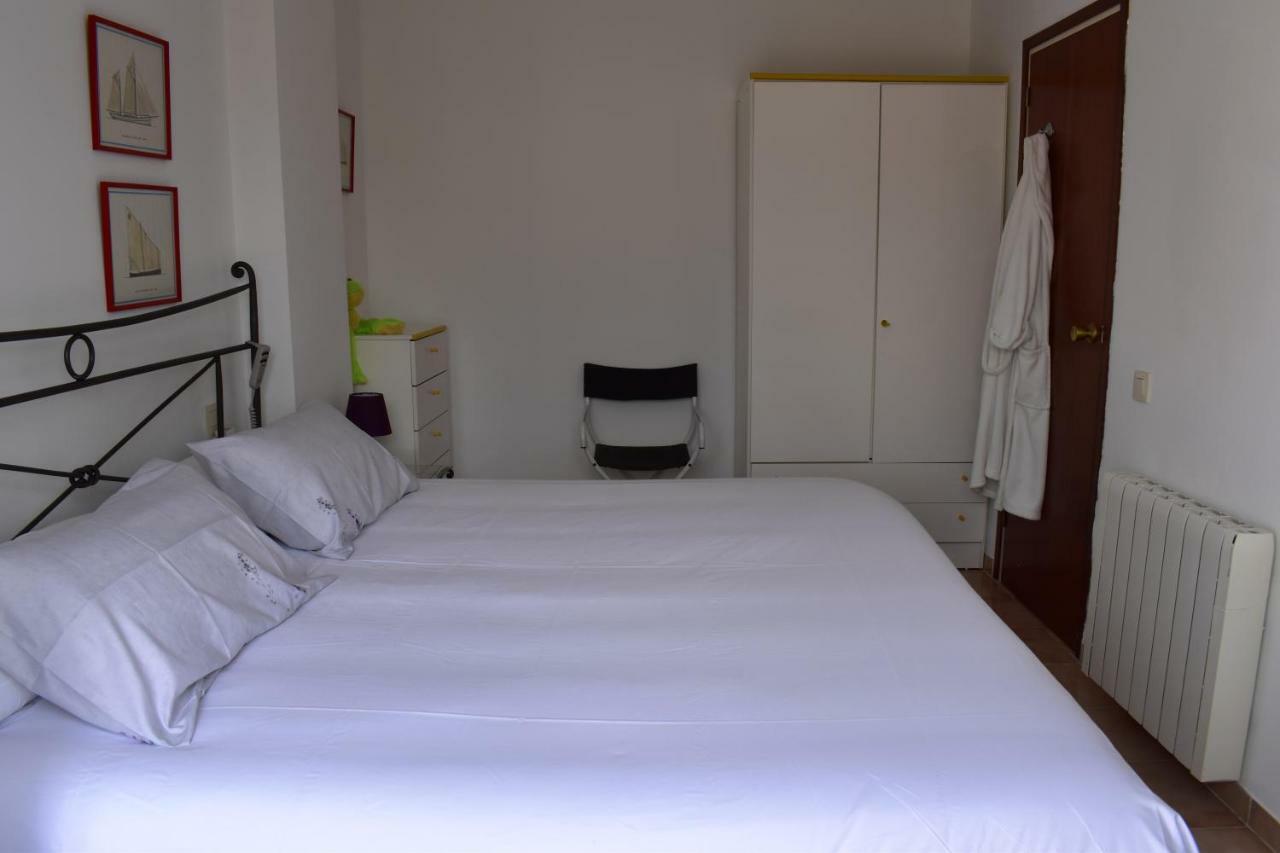 Magnolia, Habitacion Matrimonial Con Bano Uso Privado, En Casa Compartida Apartman Palafrugell Kültér fotó